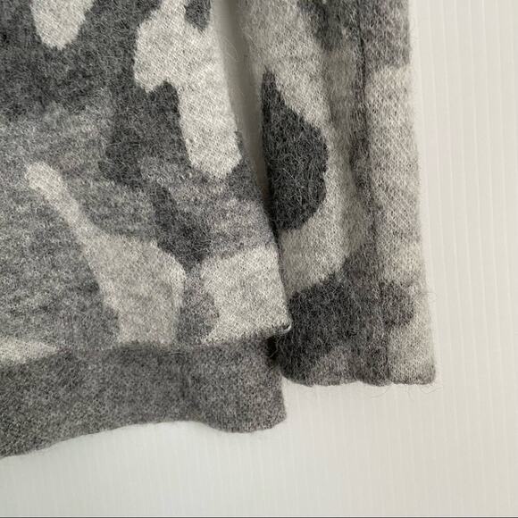 Athleta undercover camo alpaca merino wool blend sweater grey sz XS - Picture 4 of 11